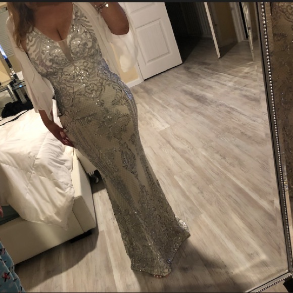 Betsy & Adam Dresses & Skirts - Silver embellished Ivory illusion gown